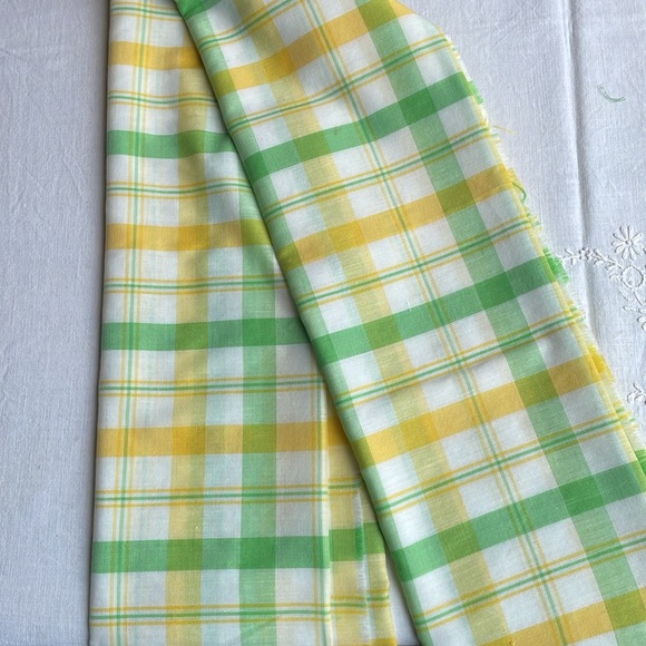 Fabric remnants, 3 pieces, cotton/cotton blend, springtime and farm motif - Picture 5 of 5